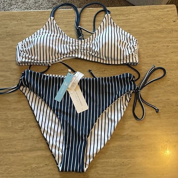 Cupshe two piece size L - Picture 3 of 9